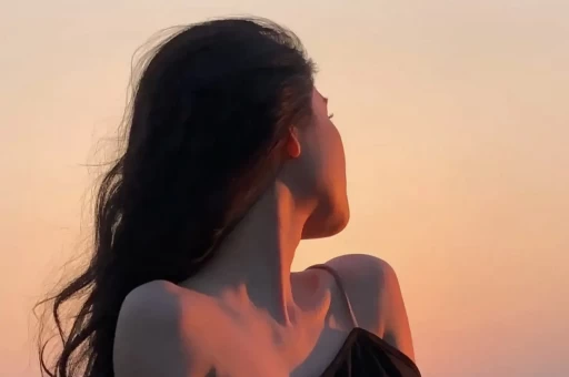 大瓜！曝阿娇与女网红恋爱二人街头接吻感情甜蜜秦奋成过去式